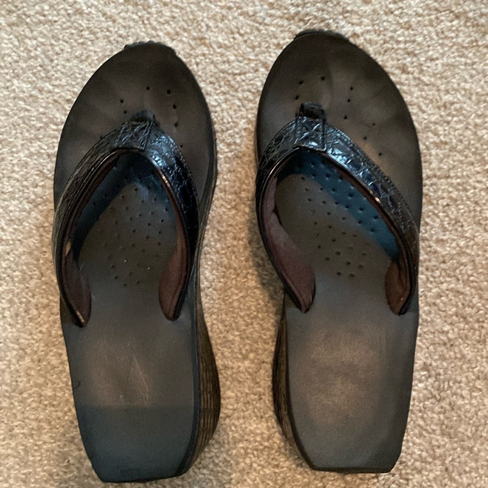Volatile black sandals size 7.5